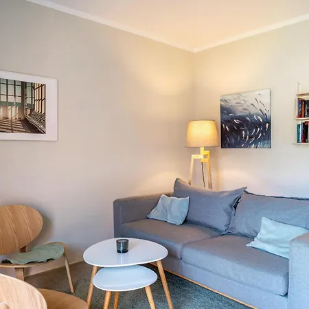 Apartment Vier Saal