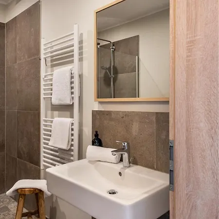 Vier Apartment *